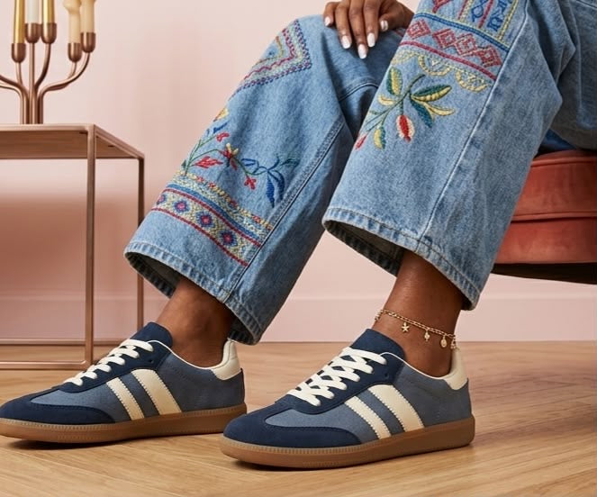 Lucy trainers navy